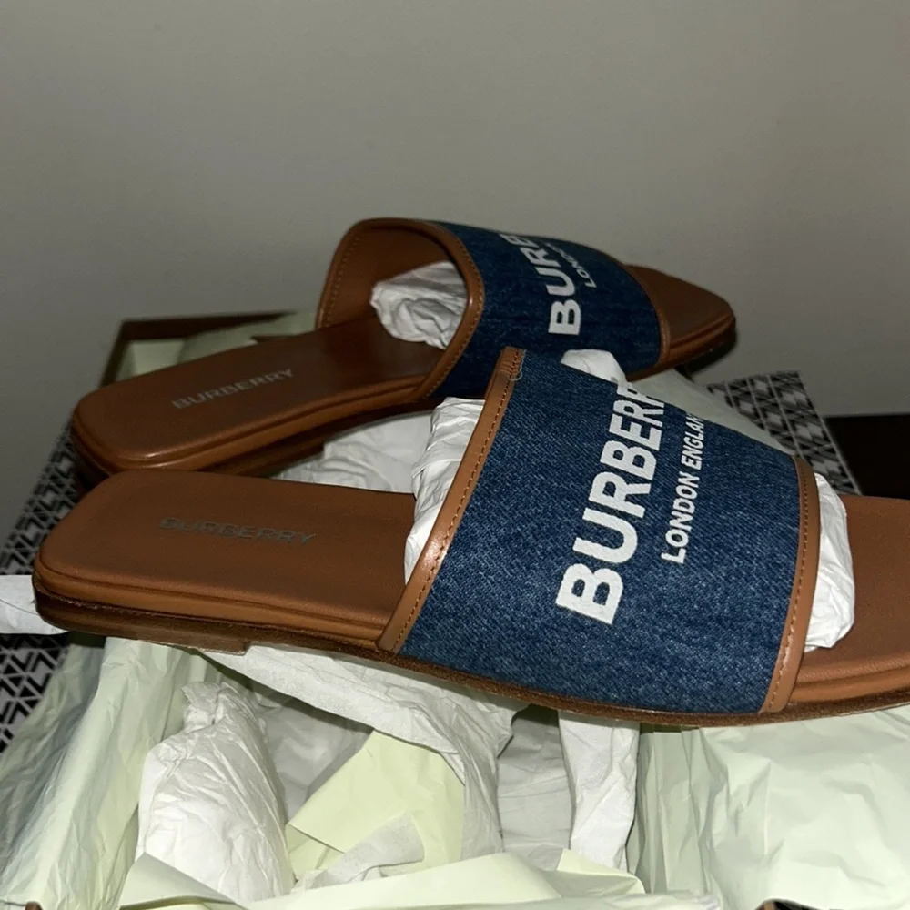 Burberry sandals - Picture 6 of 13